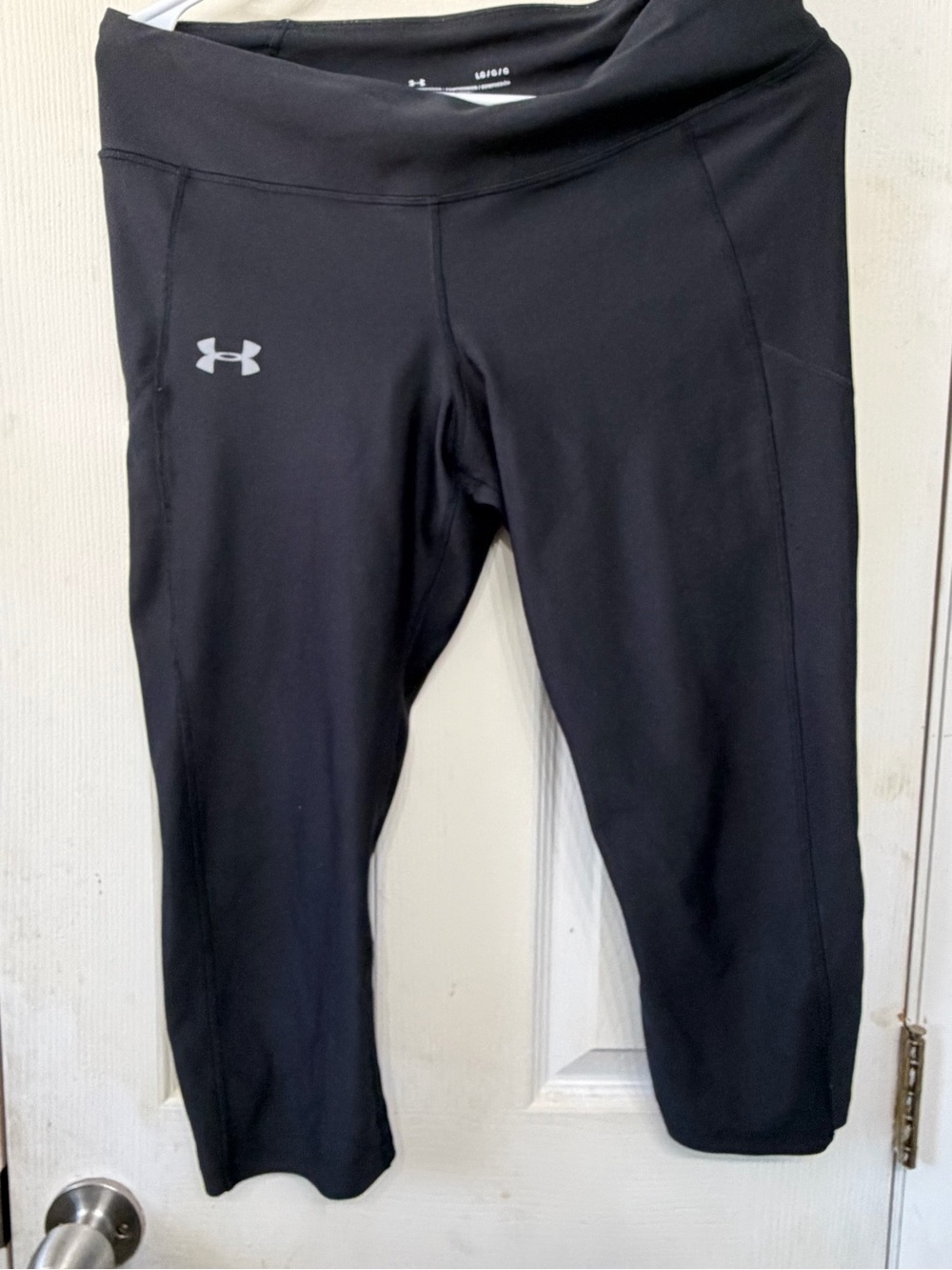 Under Armour Black Crop Performance Leggings